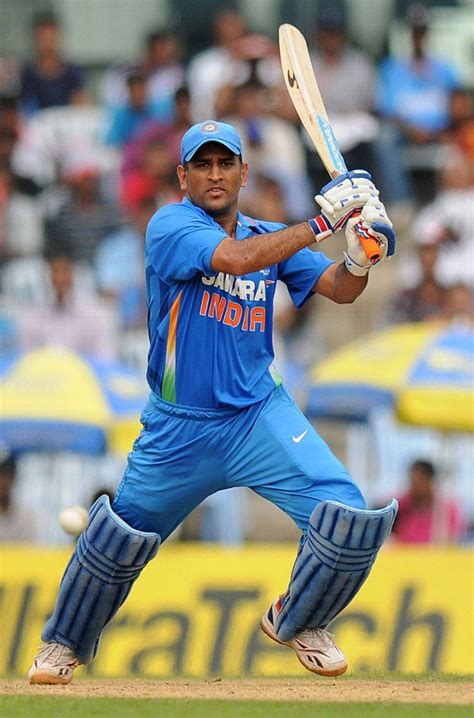 ms dhoni height and weight